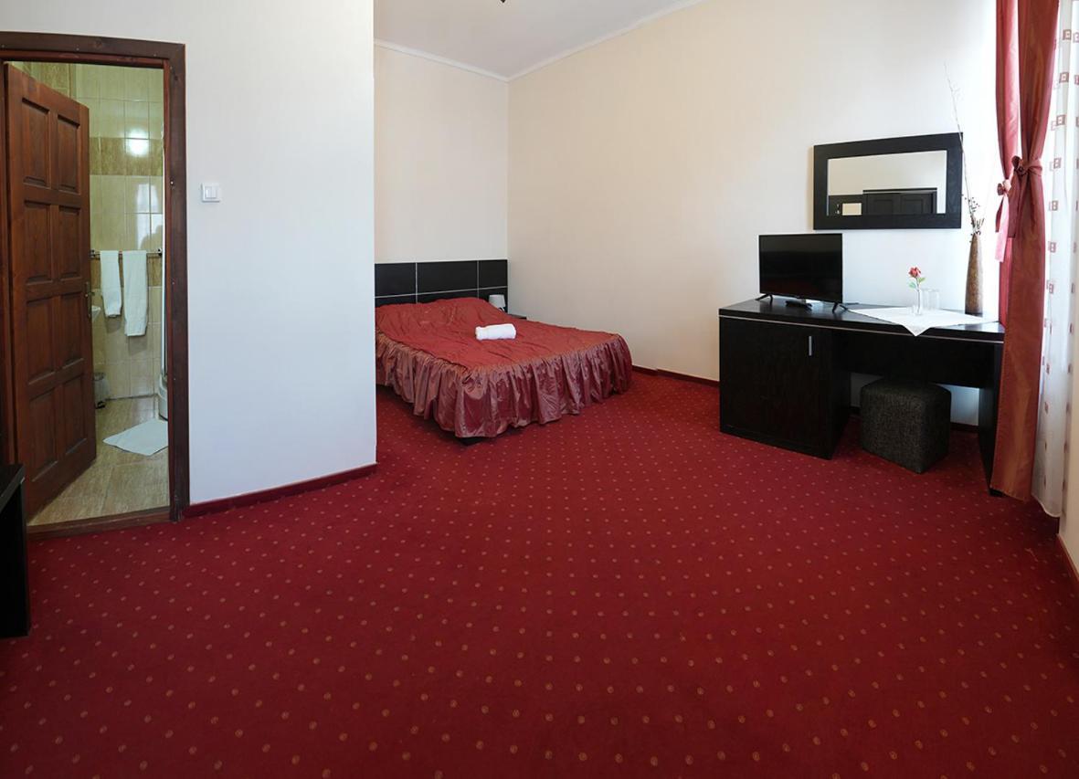 Hotel Rubin*** جورجيني المظهر الخارجي الصورة