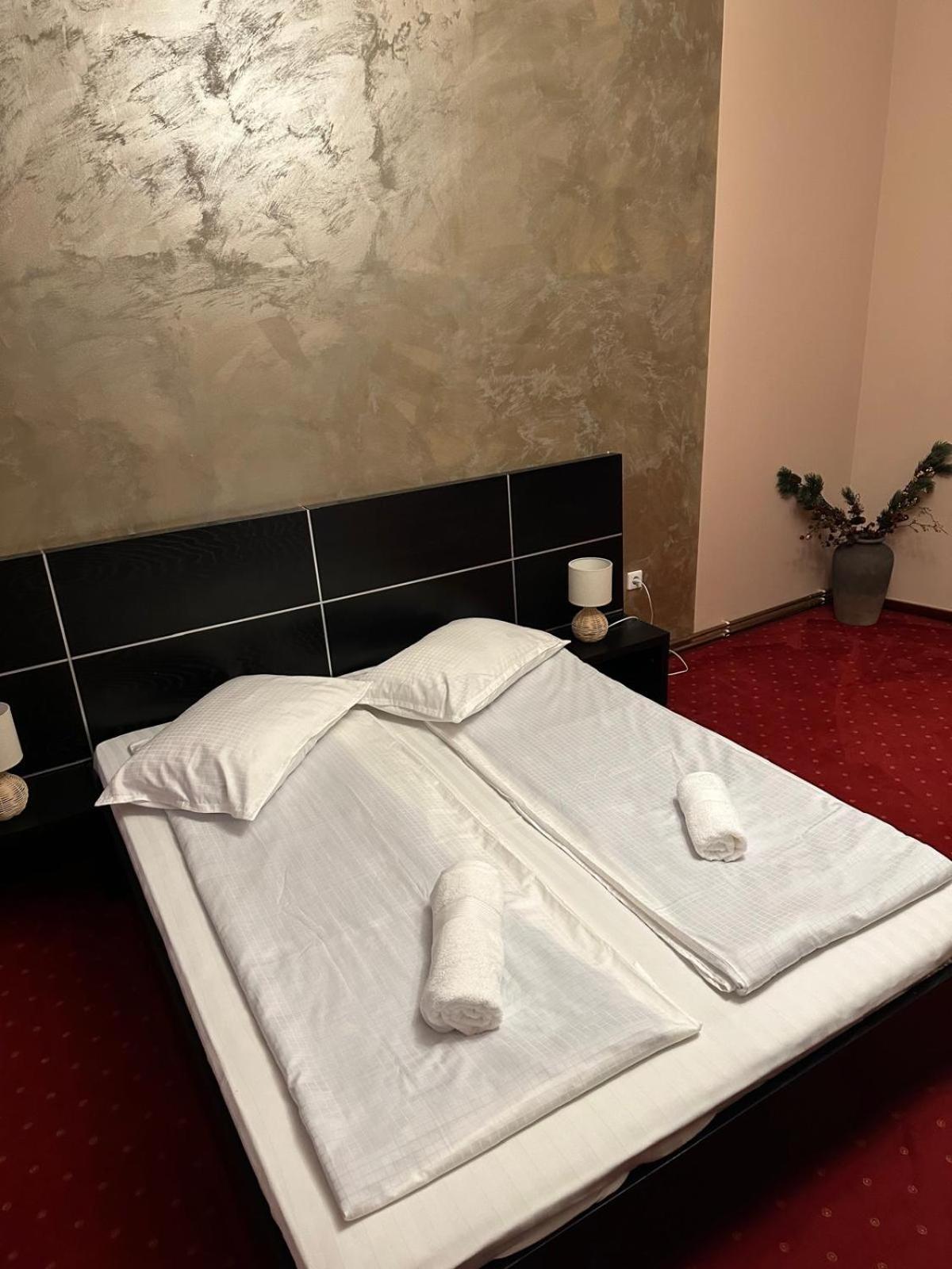 Hotel Rubin*** جورجيني المظهر الخارجي الصورة