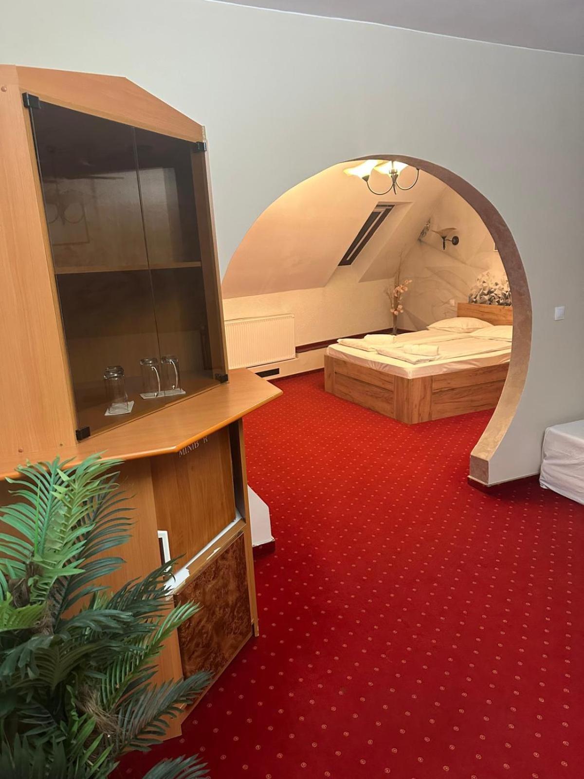 Hotel Rubin*** جورجيني المظهر الخارجي الصورة